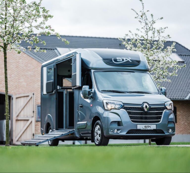 STX Hästlastbil